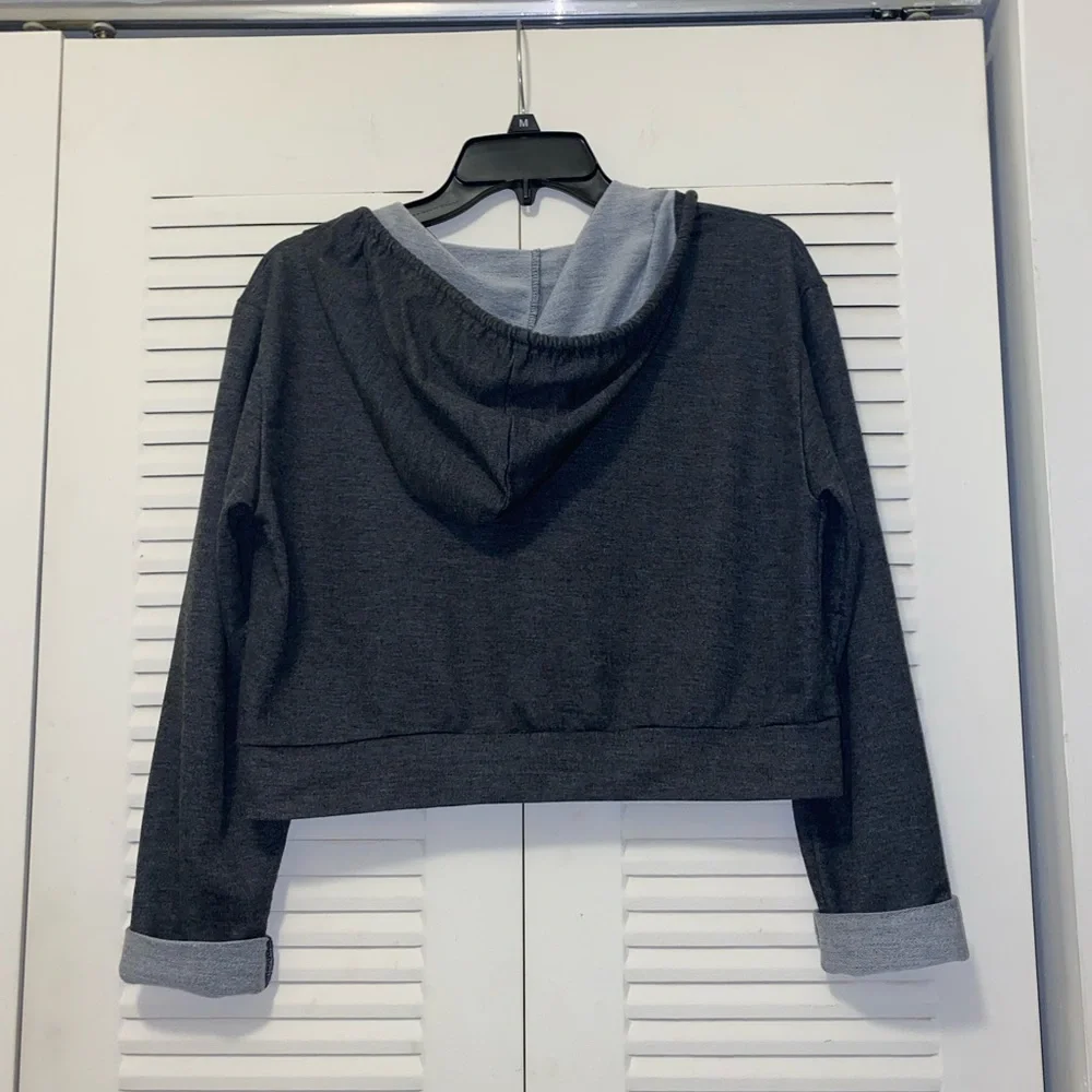 Gray Cropped V-neck Hoodie